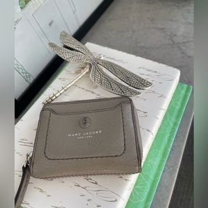 MARC JACOBS Zip Around Leather Wallet